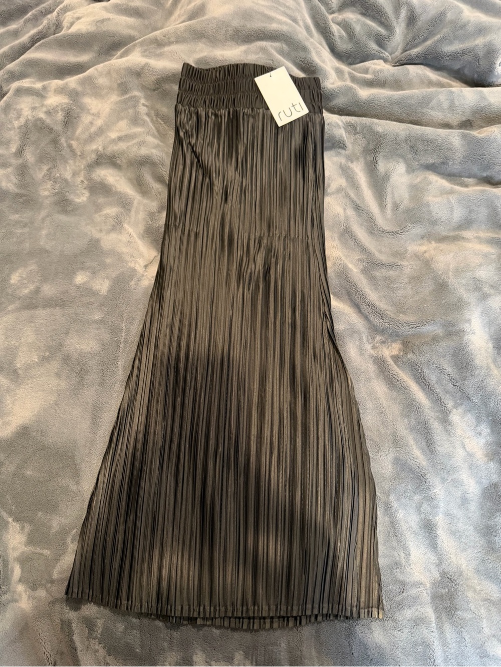 NWT Ruti Relaxed Pleated Skirt — Black XS